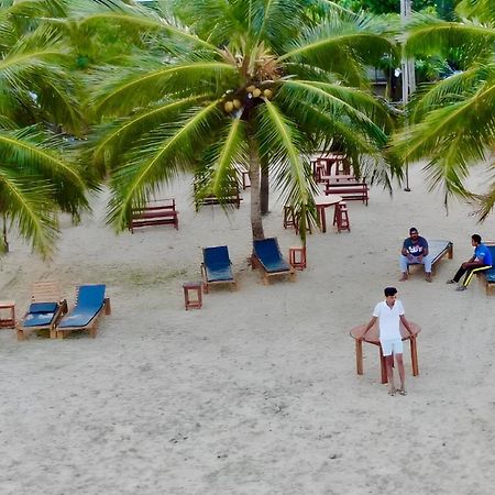 Aqua Marine Beach Hotel Kalkudah  Eksteriør billede